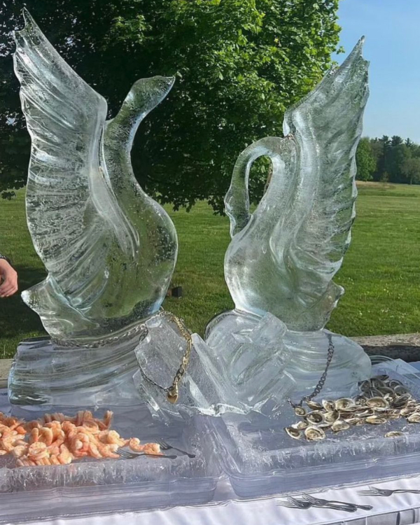 20 Stunning Ice Sculpture Ideas for Your Wedding