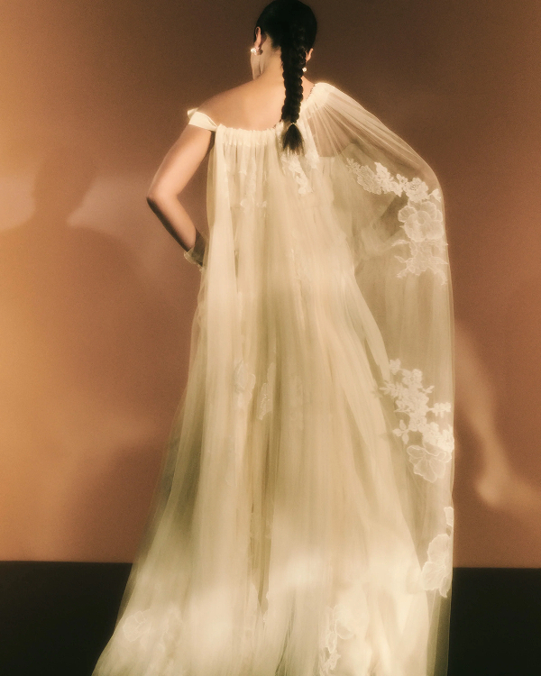 40 Chic Veil Alternatives: Trendy Bridal Accessories for a Modern Look