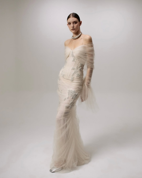 30 Chic Bridal Dresses Perfect for an Italian Wedding