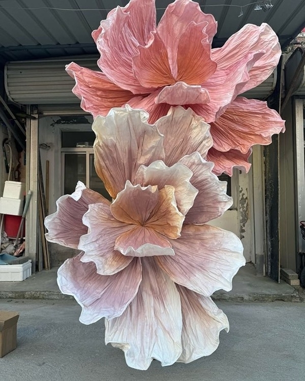 Trend: Giant Paper Flower Installations