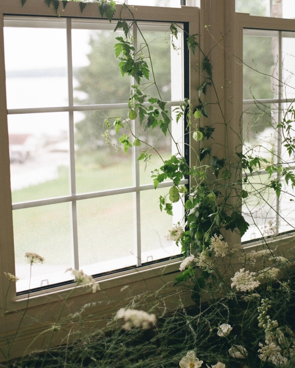 An Enchanting Lakeside Wedding in Canada