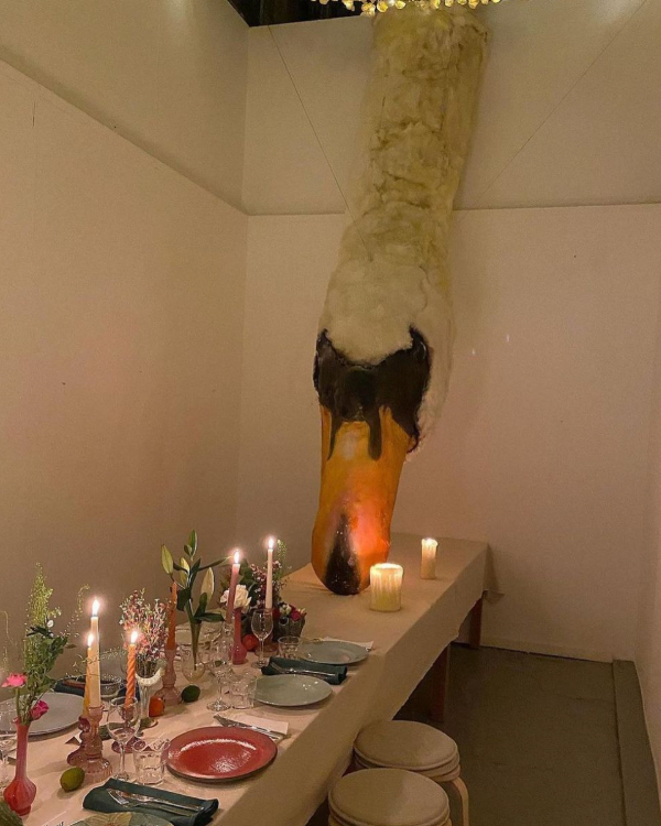 40 Surrealist Decor Ideas to Create a Dreamlike Celebration