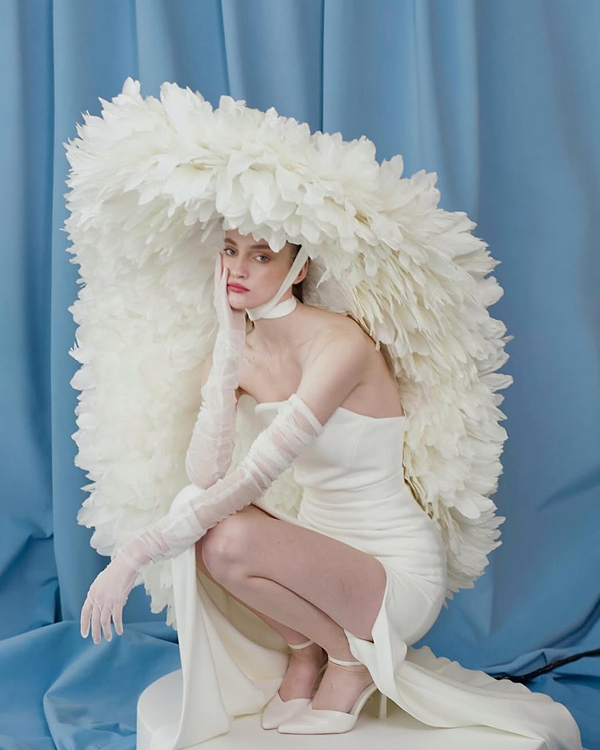 40 Chic Veil Alternatives: Trendy Bridal Accessories for a Modern Look