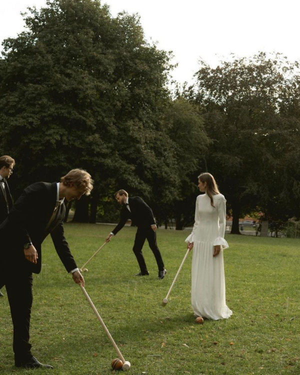 35 Must-Save Bridal & Grooms Party Portrait Ideas