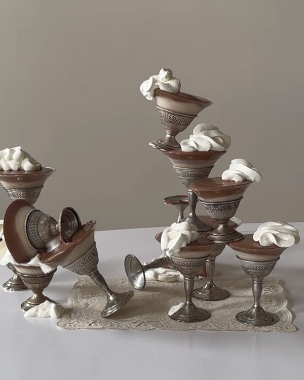 40 Surrealist Decor Ideas to Create a Dreamlike Celebration