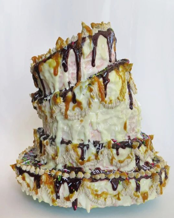 40 Surrealist Decor Ideas to Create a Dreamlike Celebration