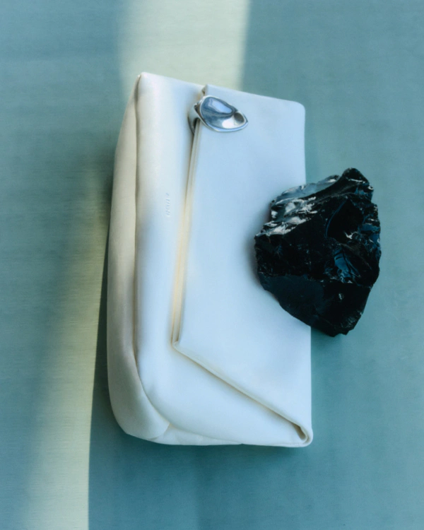 30 Chic Pouches for the Fashion Bride — photo 2