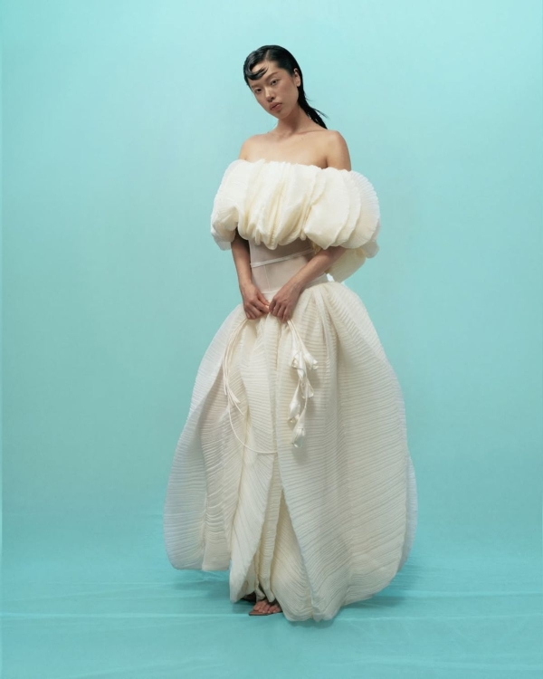 20 Textural Bridal Dresses We're Crushing On