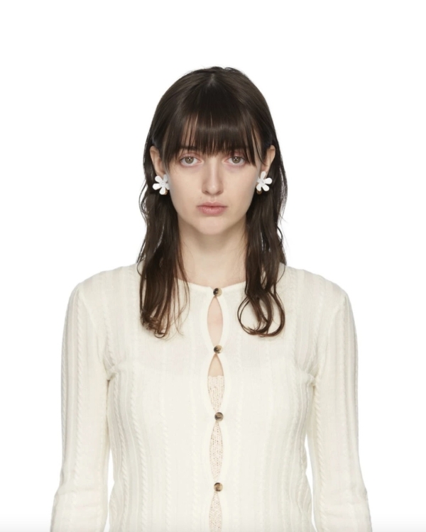 Floral Motif Jewelry for a Wedding Day