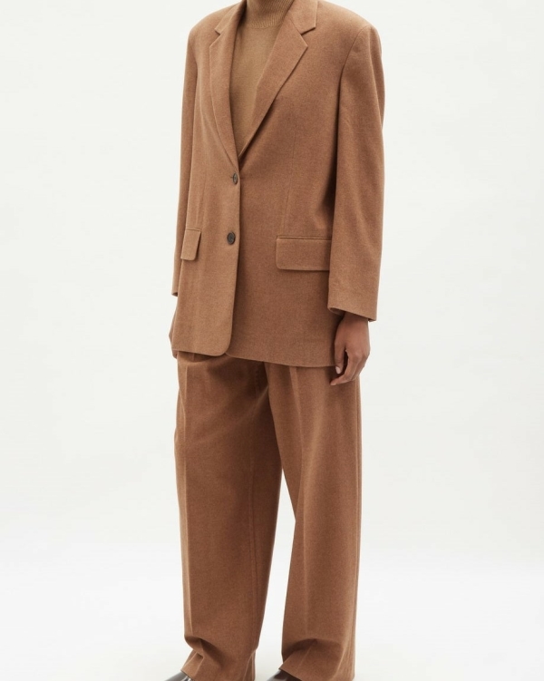 Top 11 Monochromatic Suits For Womens | Best Monochromatic Paint Suits, Photos | For Wedding Guest