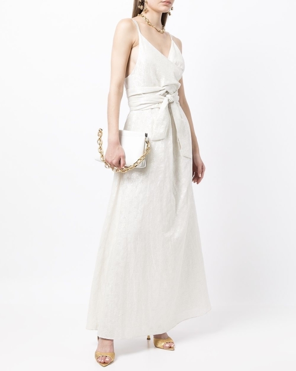 Top 10 White Linen Wedding Dresses for Summer | Stylish Linen Outfits for Weddings