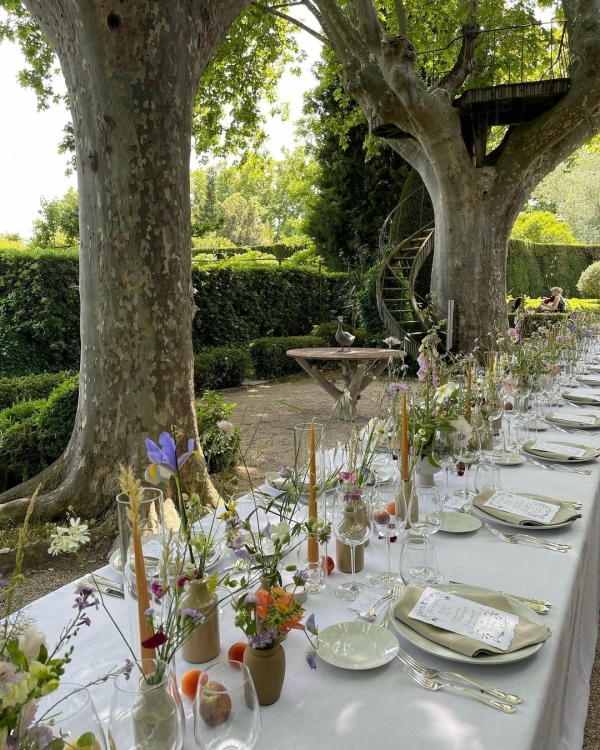 Florists Aesme Flower Studio