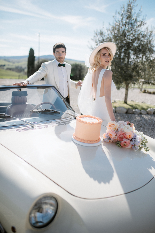 A Wedding Dream in Tuscany: Tranquil Majesty, Modern Attire, Fashionable Design, and Vibrant Captures