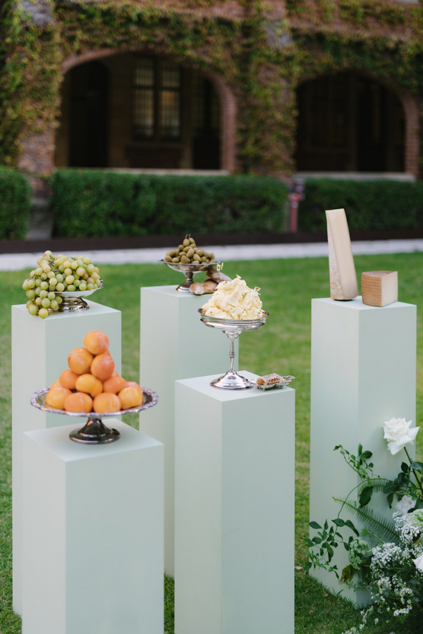 An Autumn Wedding Editorial | Embracing Tranquil Days, Starlit Dining, and Gentle Transitions