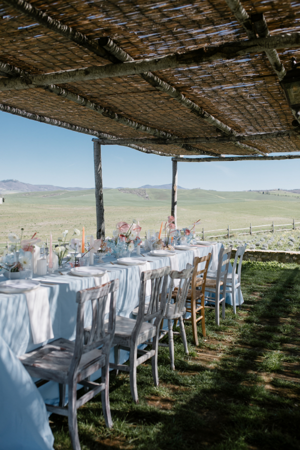 A Wedding Dream in Tuscany: Tranquil Majesty, Modern Attire, Fashionable Design, and Vibrant Captures