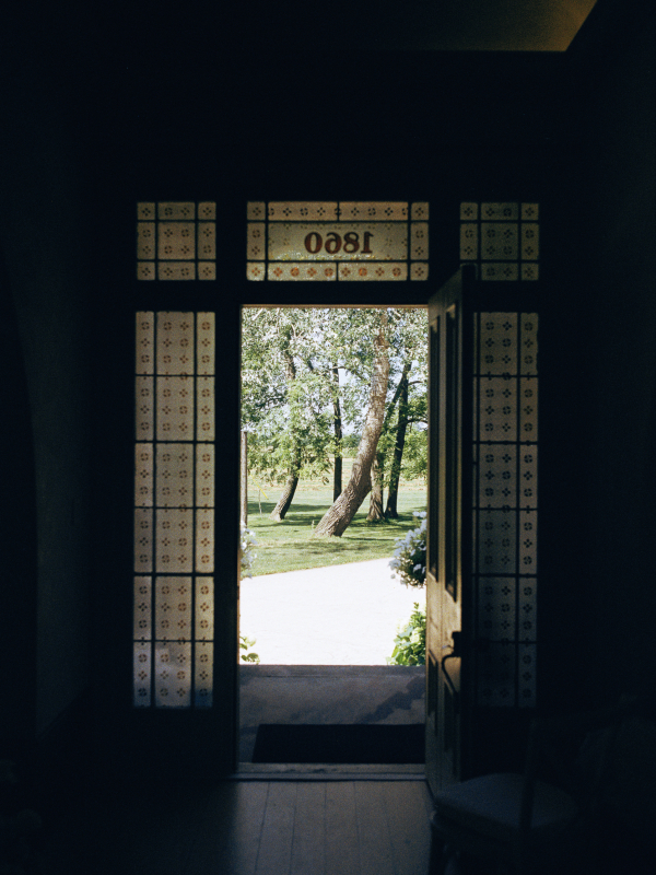 Photographers Lola Rong