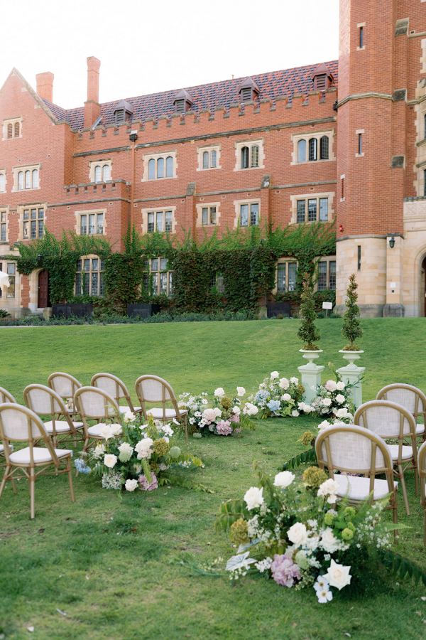 An Autumn Wedding Editorial | Embracing Tranquil Days, Starlit Dining, and Gentle Transitions