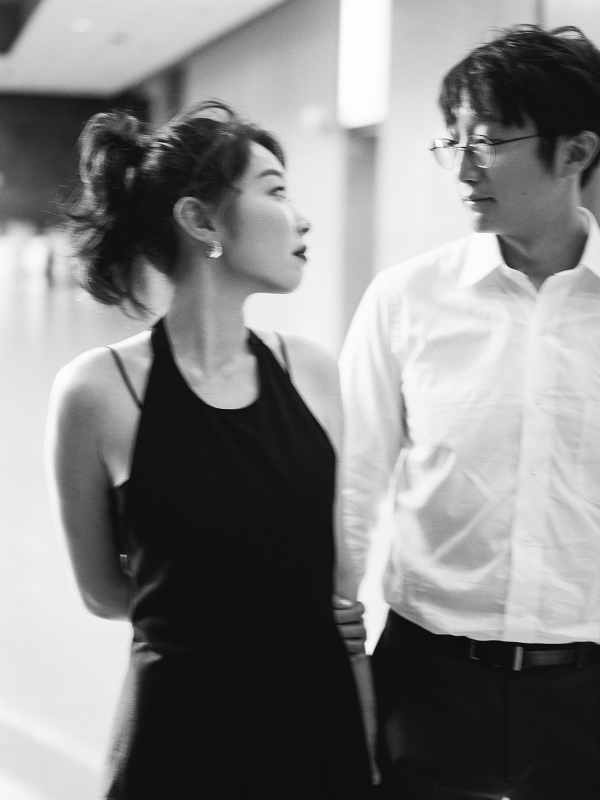 Photographers Lola Rong