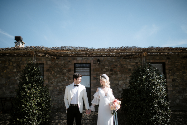 A Wedding Dream in Tuscany: Tranquil Majesty, Modern Attire, Fashionable Design, and Vibrant Captures
