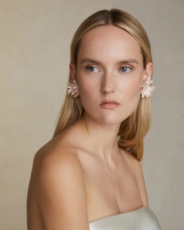 18 Elegant Flower Earrings