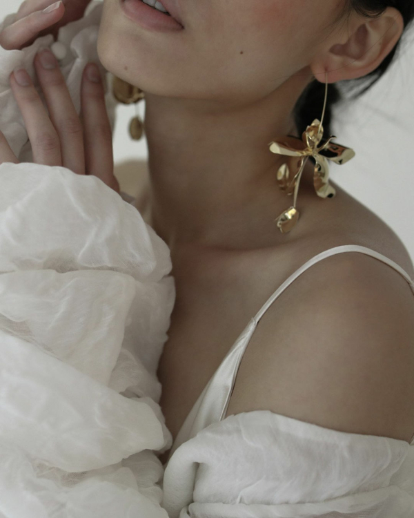 18 Elegant Flower Earrings