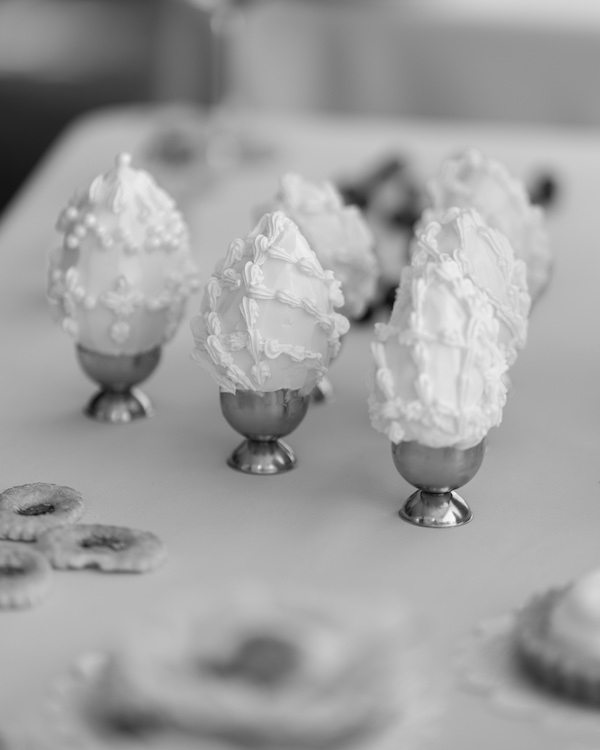 Chic Bangkok Wedding | Gorgeous Blueberry Wedding Cake