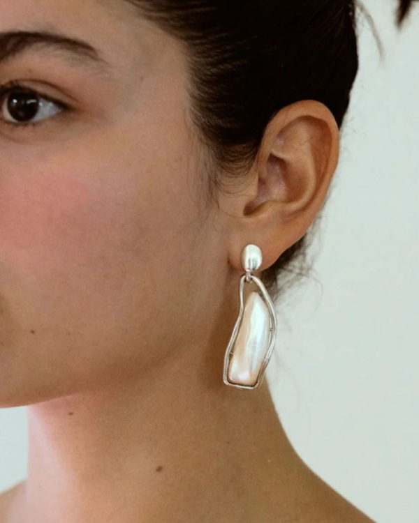 35 Ocean-Inspired Accessories to Complete Your Beach Bridal Look