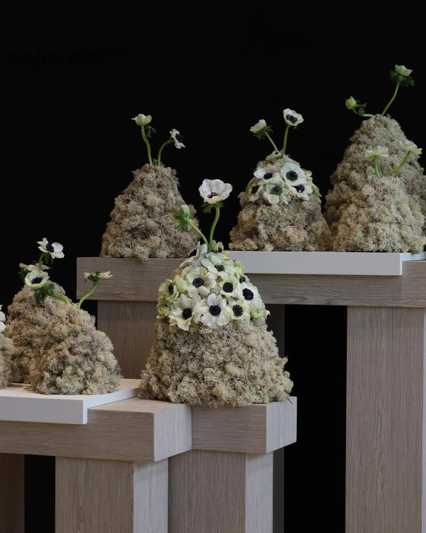 A Guide to the Best Wedding Flowers for Each Season