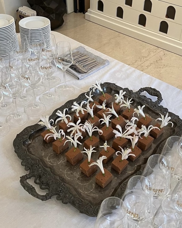 40 Irresistible Chocolate Brown Wedding Cakes and Desserts