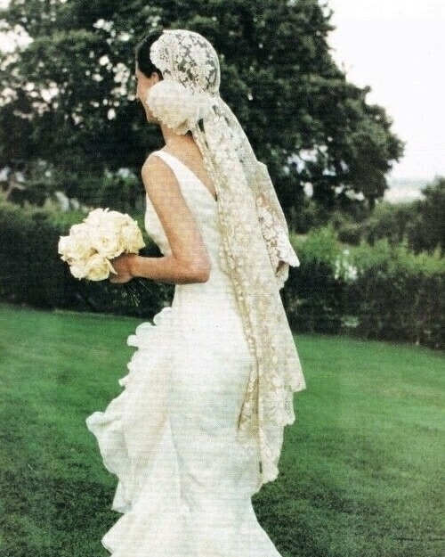 The Best Veils for Every Wedding Dress Style & Silhouette