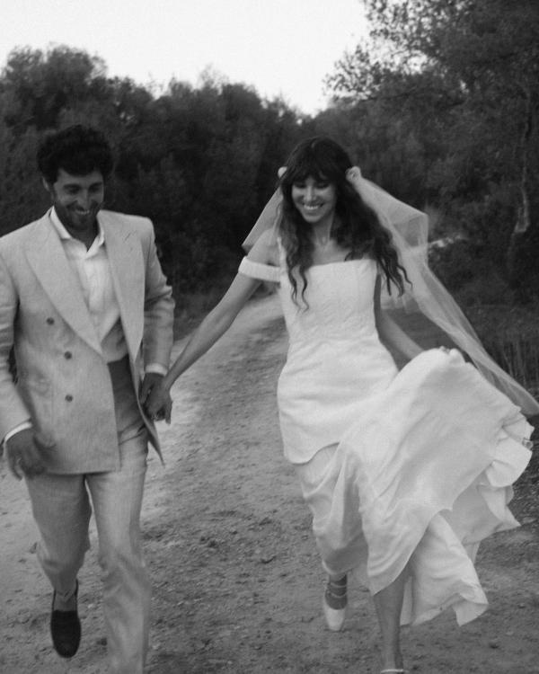 An Artistic Wedding Amongst a Breathtaking Quarry in Mallorca