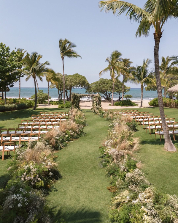 40 Creative Decor Ideas for a Tropical Wedding