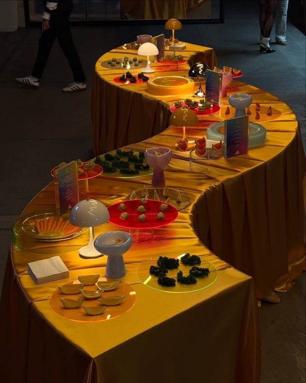 Trend: Colorful Tablecloths