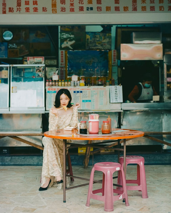 40 Fashionable Food-Infused Wedding Photography Ideas That Serve Style