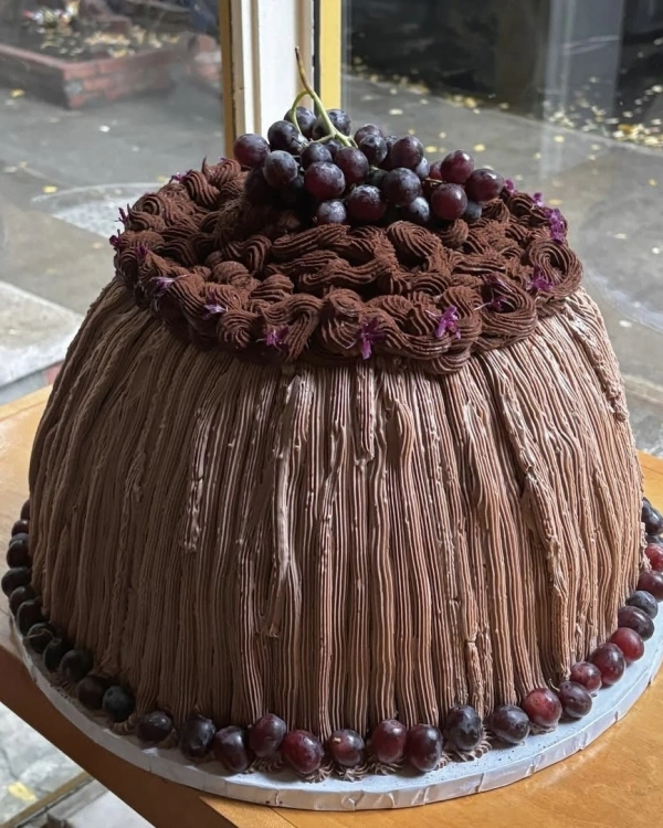 40 Irresistible Chocolate Brown Wedding Cakes & Desserts — photo 1