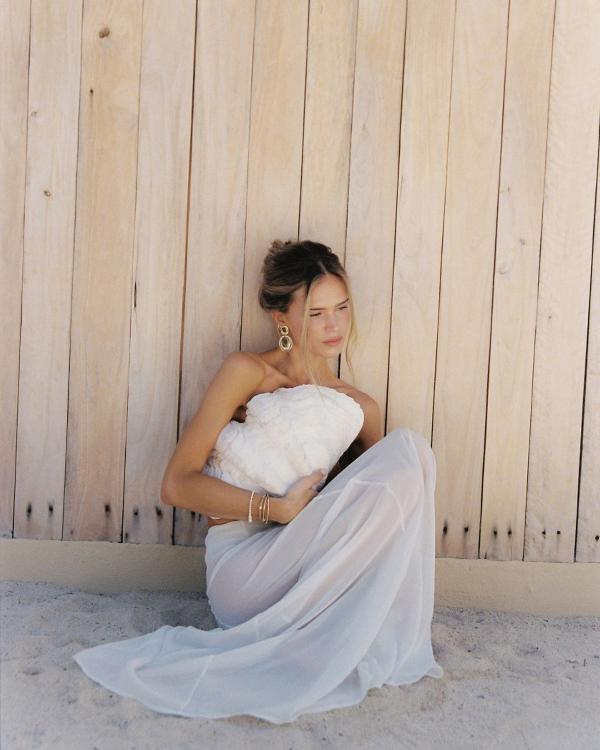 The Ultimate Hair & Beauty Guide for Beach Weddings