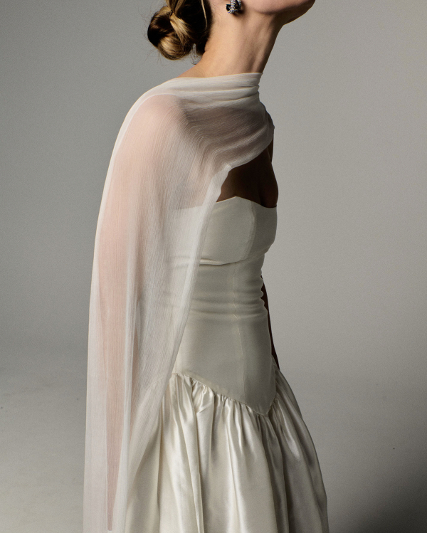 10 Ways to Style One Wedding Dress from Ceremony to Reception