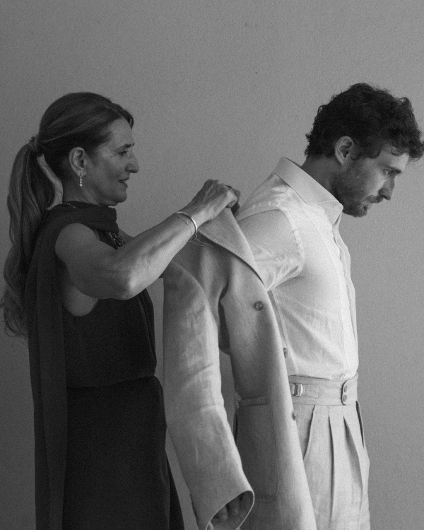 An Artistic Wedding Amongst a Breathtaking Quarry in Mallorca