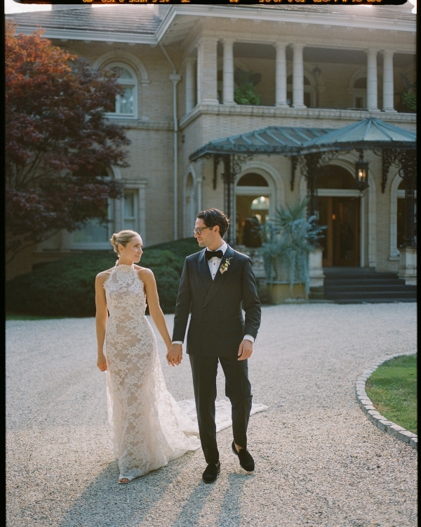 A Colorful & Relaxed Vintage Celebration in The Berkshires