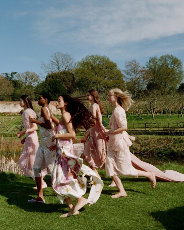 How to Set a Wedding Dress Code