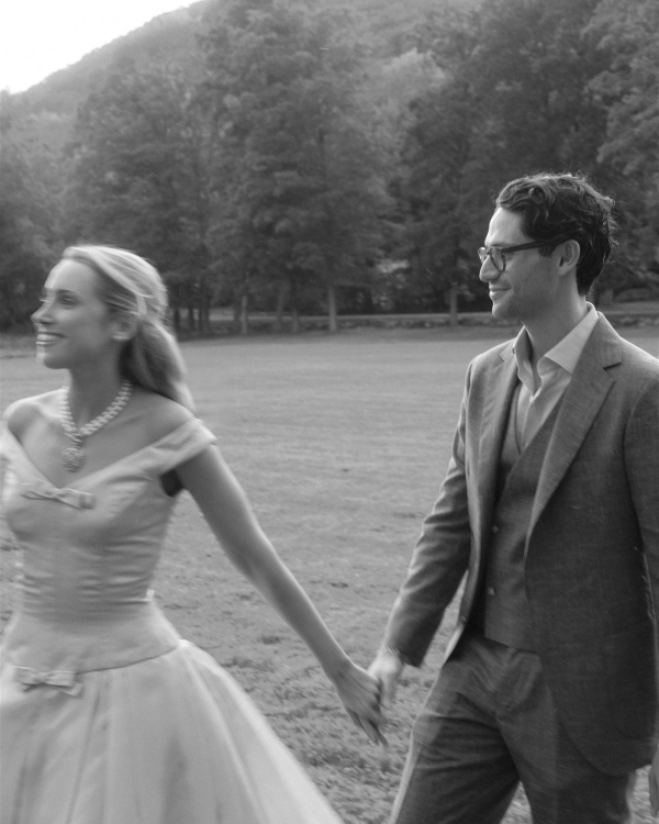 A Colorful & Relaxed Vintage Celebration in The Berkshires