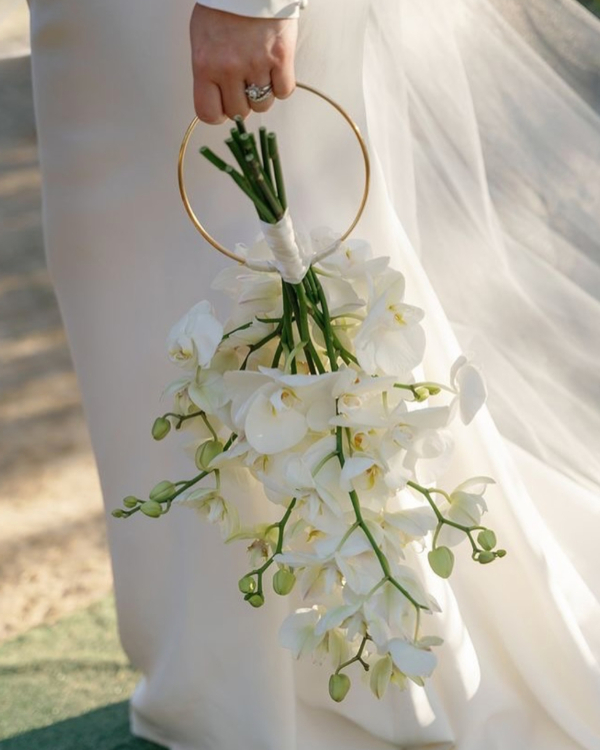 Trend: Clutch Bouquets