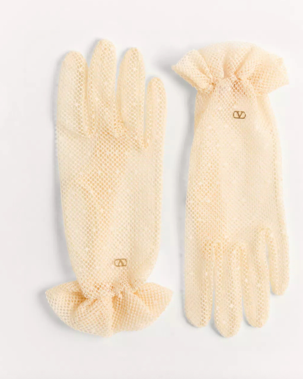 35 Ocean-Inspired Accessories to Complete Your Beach Bridal Look