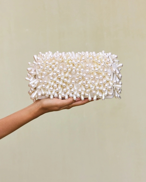 35 Ocean-Inspired Accessories to Complete Your Beach Bridal Look