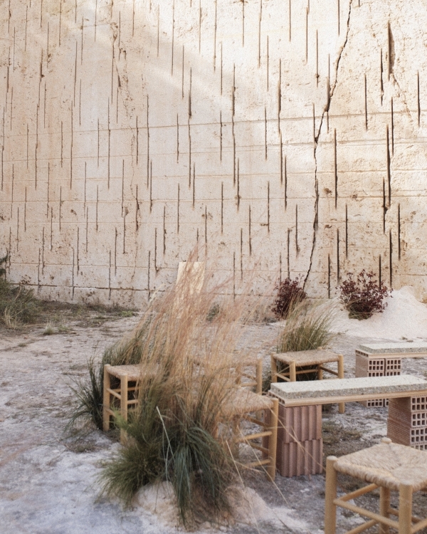 An Artistic Wedding Amongst a Breathtaking Quarry in Mallorca