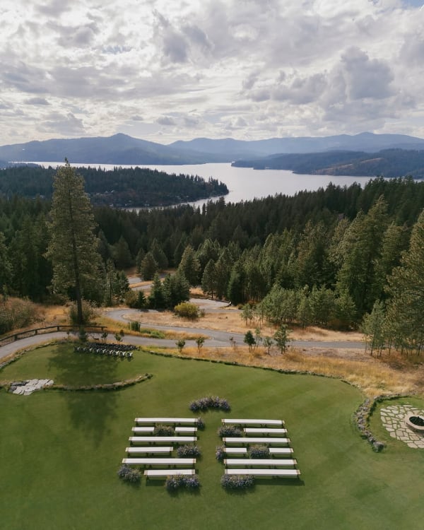 10 Must-Have Ceremony Photos According to Top Photographers