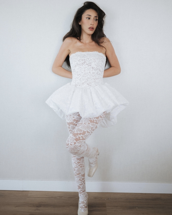 A Timeless Seaside Wedding on the Mediterranean Coast