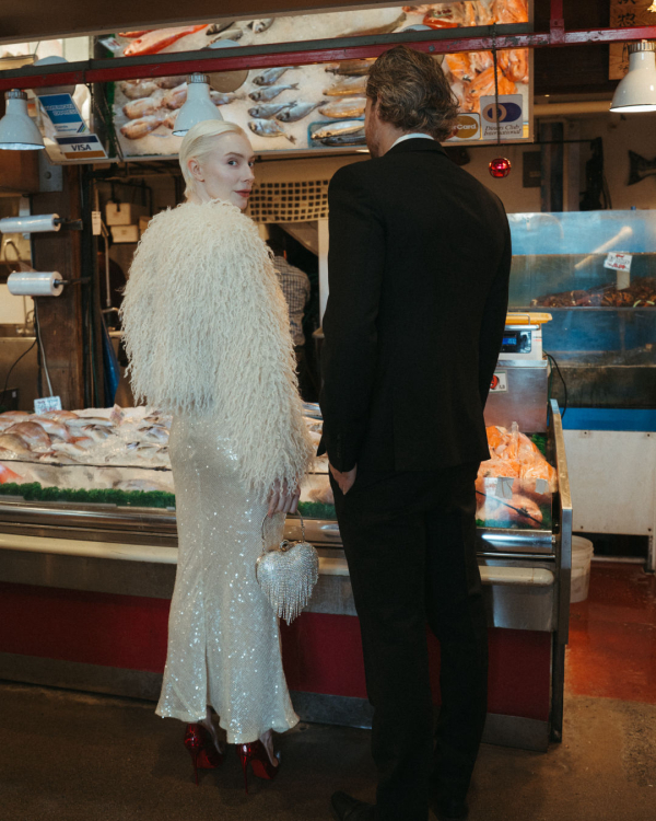 40 Fashionable Food-Infused Wedding Photography Ideas That Serve Style