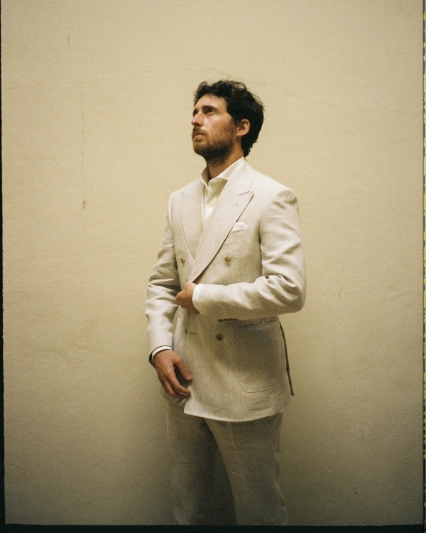 An Artistic Wedding Amongst a Breathtaking Quarry in Mallorca