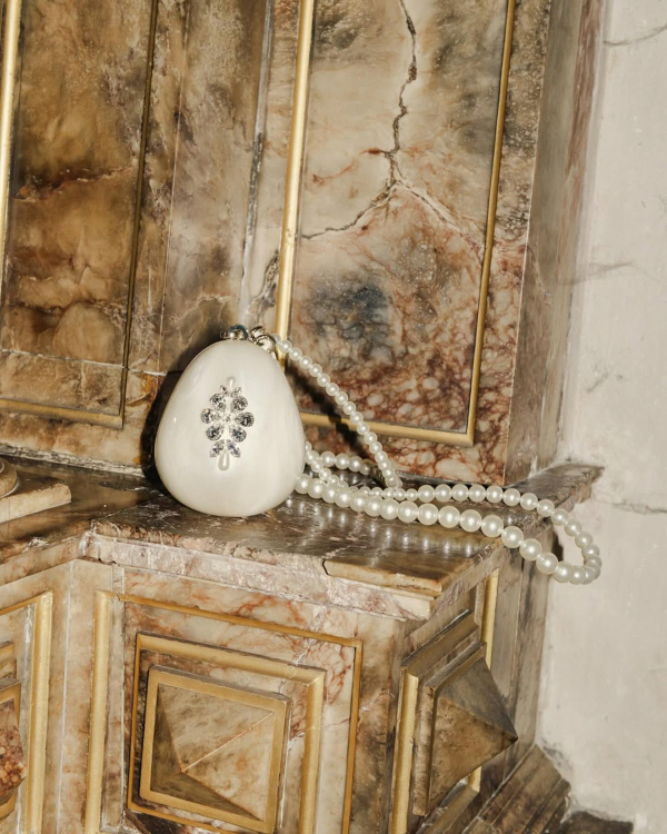 18 Chic Brands to Shop for Must-Have Bridal Accessories